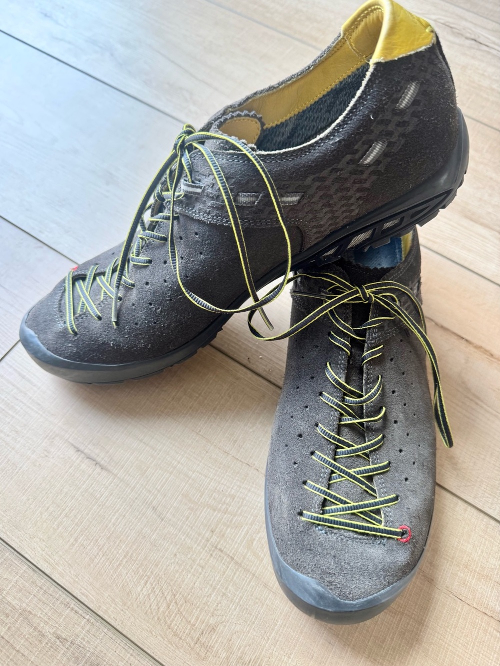 Salewa Ramble GTX Men’s 11 Gore-Tex Suede Hiking Approach Shoes